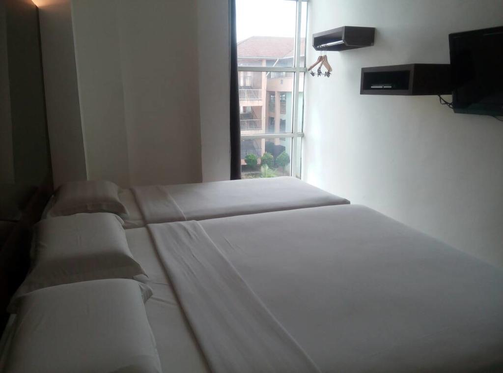 Dream Hotel Klang Extérieur photo