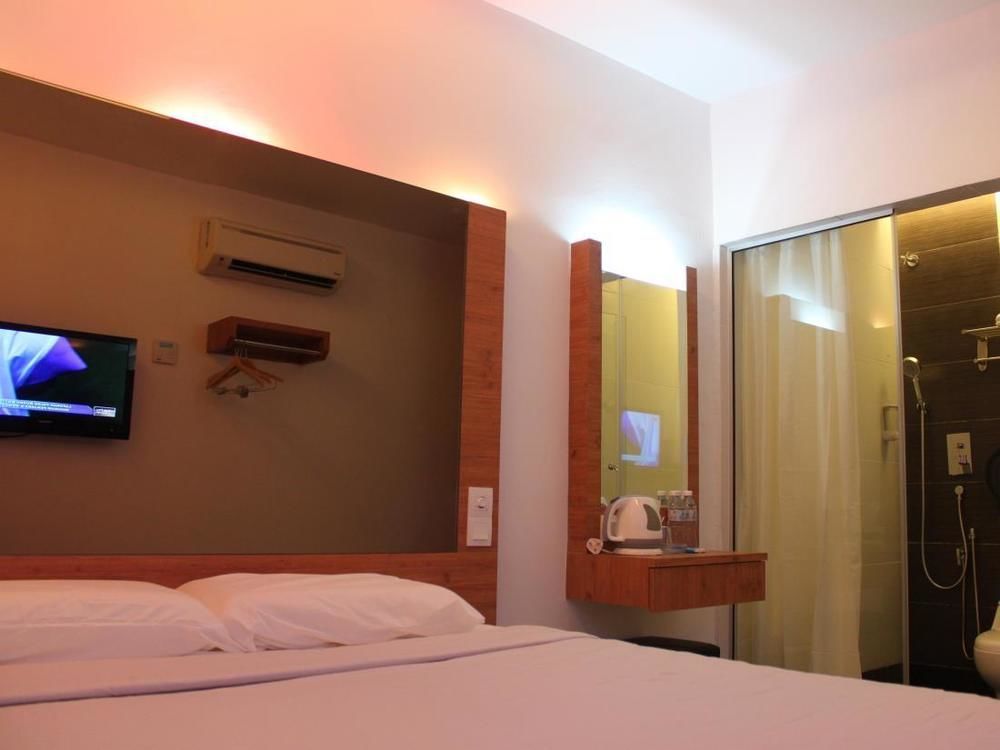Dream Hotel Klang Extérieur photo