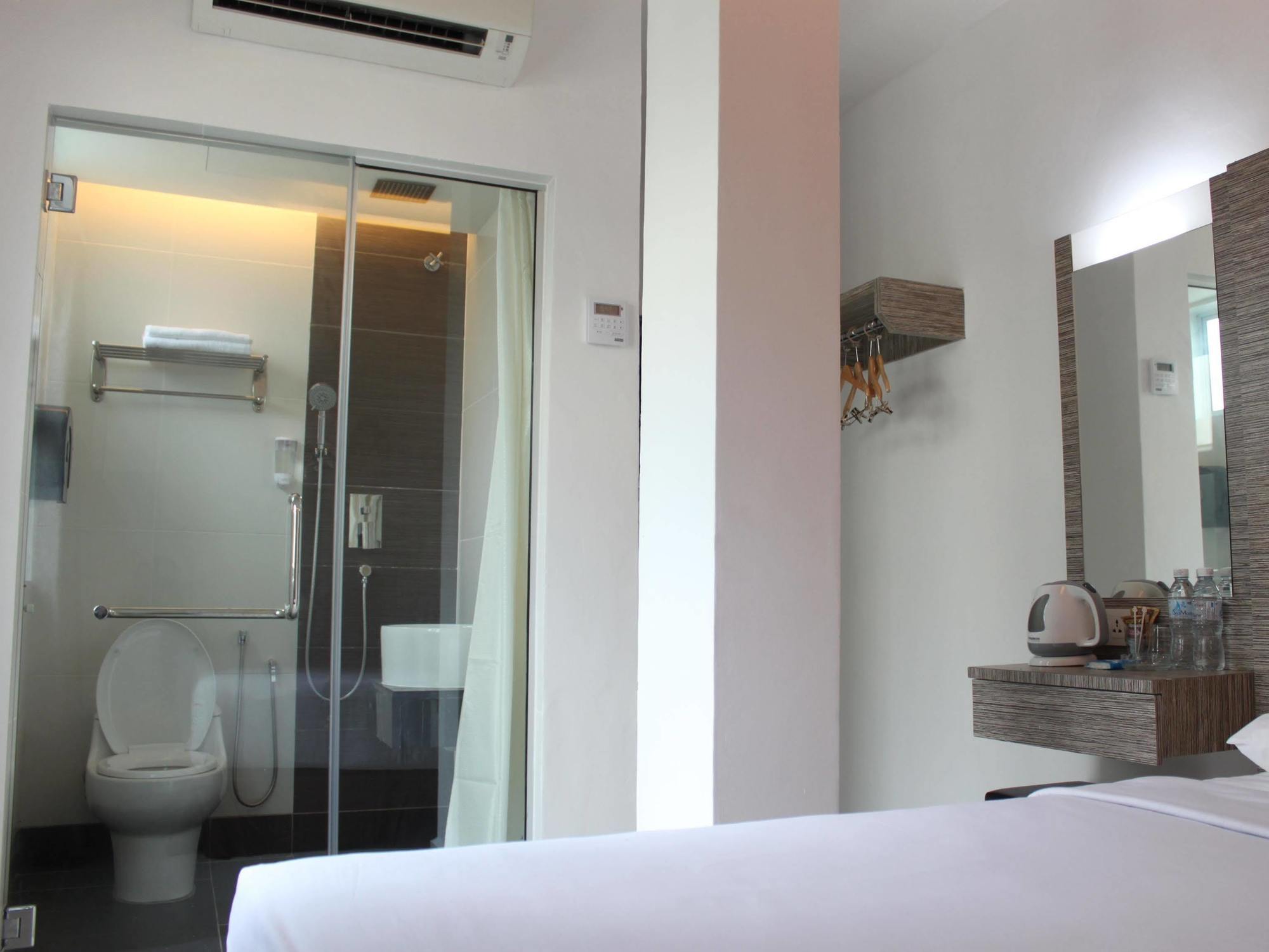 Dream Hotel Klang Extérieur photo